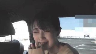 白丝少女在树林里拦住我求我给她扣批